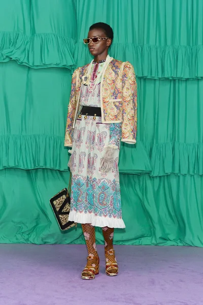 Look 11
